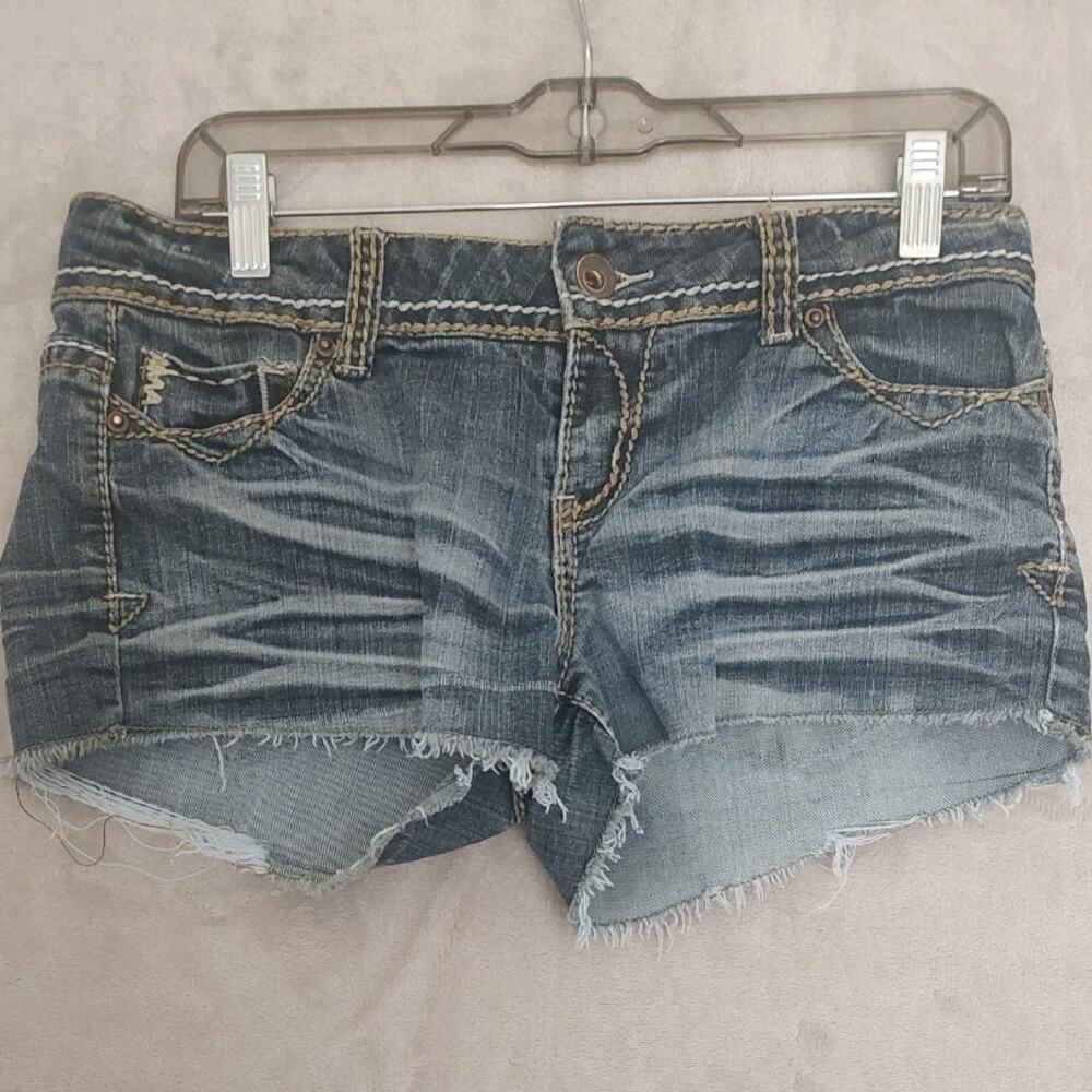 1st. Kiss Womens Cut Off Short Shorts Distressed Size 6 Daisy Dukes Embroidered